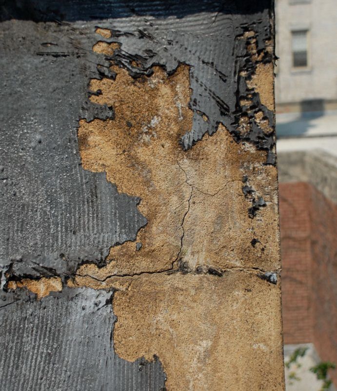 Cracks-on-chimney in NY Cracks-on-chimney in NY
